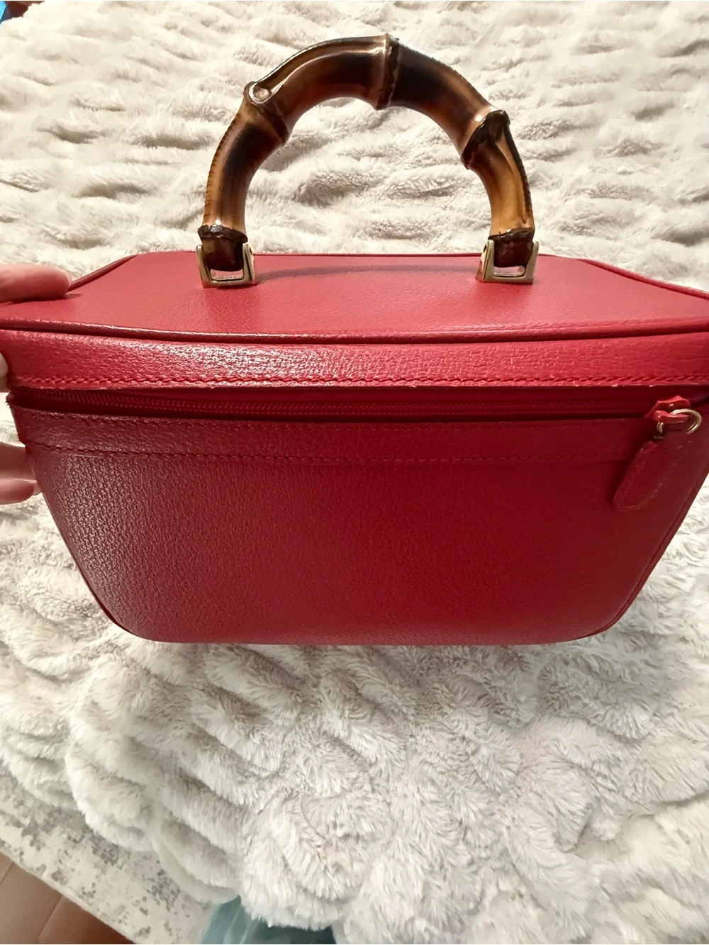 VINTAGE GUCCI RED LEATHER BAMBOO HANDLE VANITY / TRAIN CASE BAG